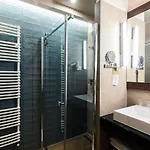Topart Hotell 4*