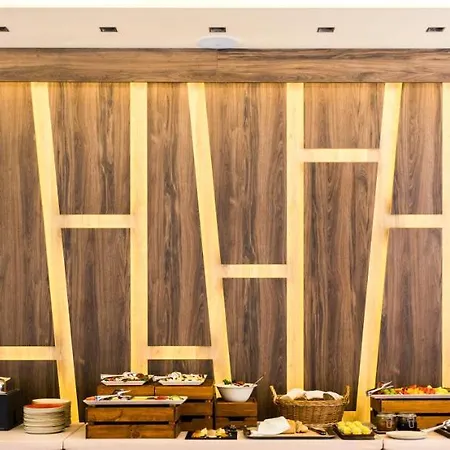 Tópart Hotel 4*