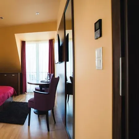 Hotel Tópart 4*