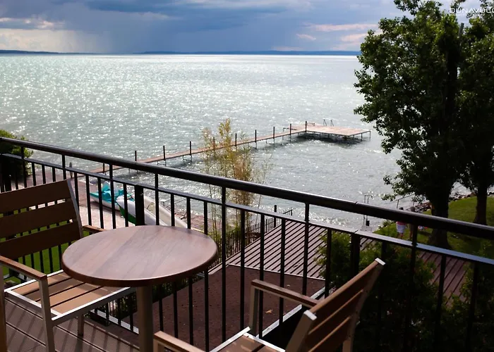 Topart Balatonvilágos